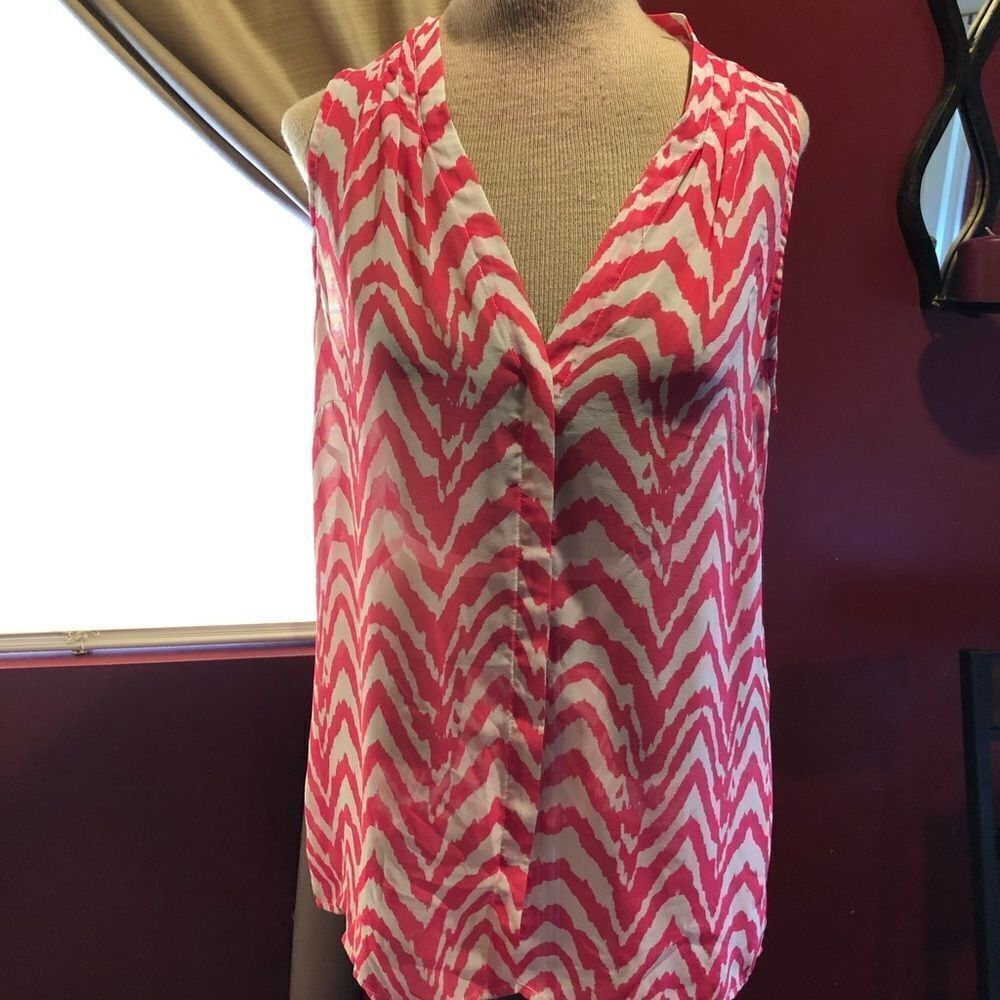 Banana Republic lightweight top - Picture 2 of 5